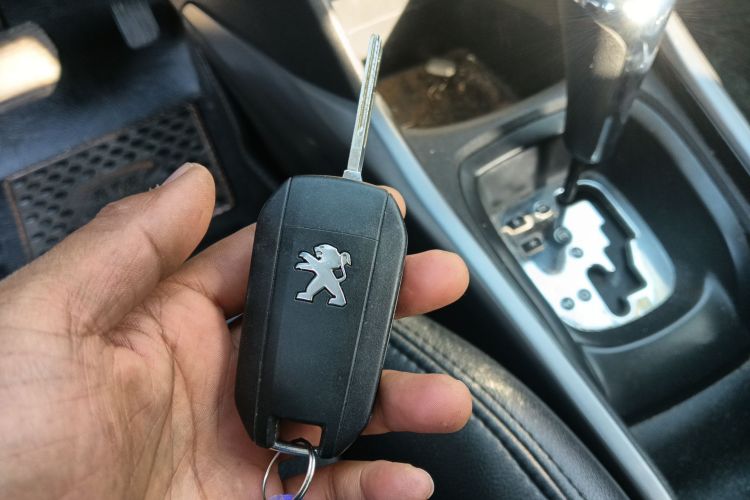 标致2008 2015款 1.6L 自动玩酷版中控内饰11