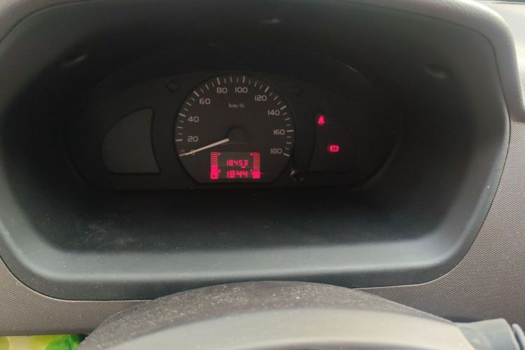 五菱汽车 五菱荣光 2019款 1.2L S 厢式运输车标准型5座中控内饰15