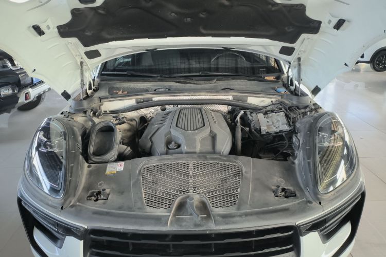 保时捷 2023款 Macan 2.0T机舱底盘24
