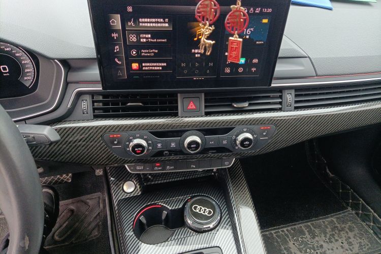 奥迪A4L 2020款 40 TFSI 时尚动感型中控内饰16