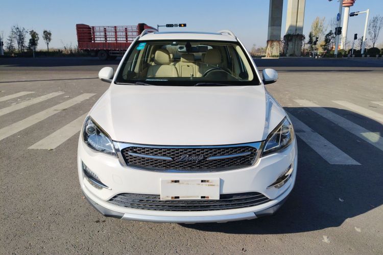 众泰 大迈X5 2017款 超值版 1.6L 手动时尚型车身外观2