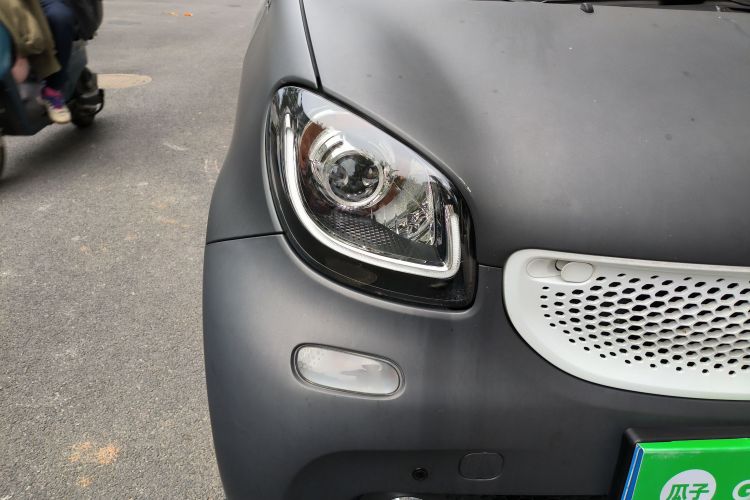 smart fortwo 2017款 1.0L 52千瓦新声特别版 国V车身外观8