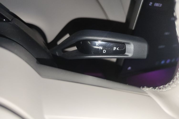 小米汽车 小米YU7 2025款 超长续航四驱Pro版中控内饰18