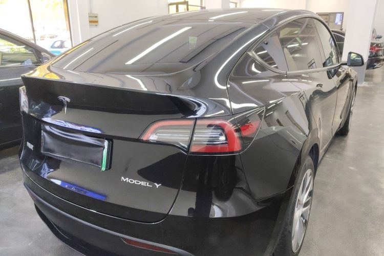 特斯拉 Model Y 2022款 改款 后轮驱动版车身外观7