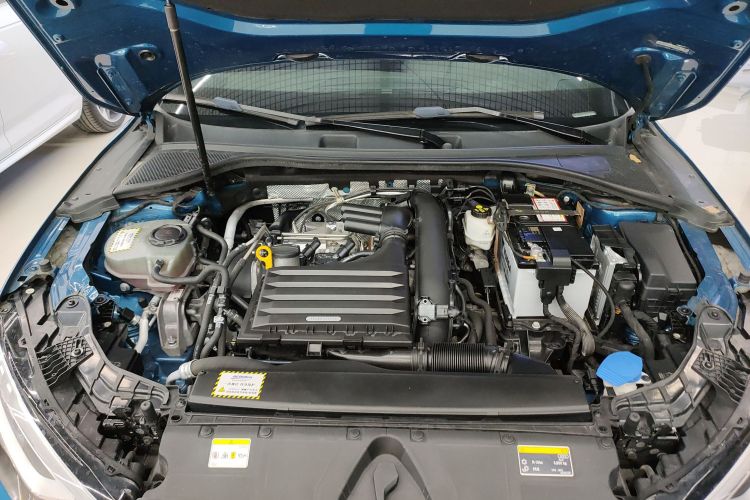 奥迪A3 2021款 Sportback 35 TFSI 时尚致雅型机舱底盘24