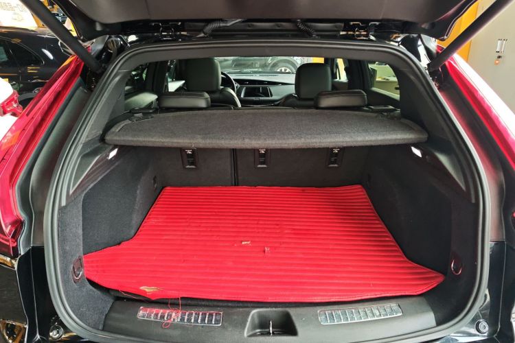 凯迪拉克XT4 2020款 改款 28T 两驱领先型机舱底盘23