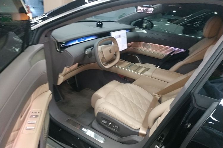 蔚来ET9 2025款 102kWh 签名版中控内饰7003