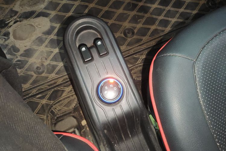 五菱汽车 宏光MINIEV 2020款 悦享款 磷酸铁锂中控内饰18