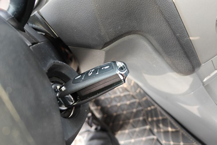 福特 福克斯 2013款 两厢经典 1.8L 手动基本型中控内饰7001