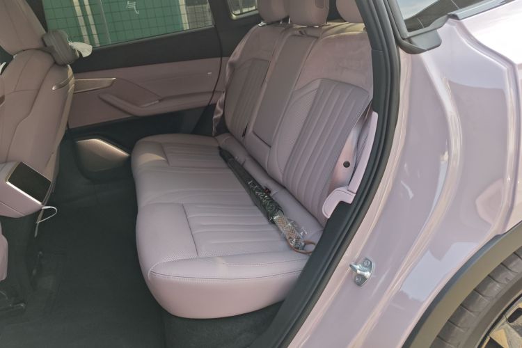 乐道L60 2025款 60kWh 后驱版中控内饰7004