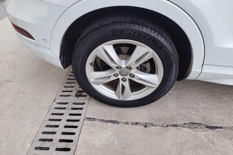 奥迪Q3 2016款 35 TFSI quattro 全时四驱风尚型车身外观6008