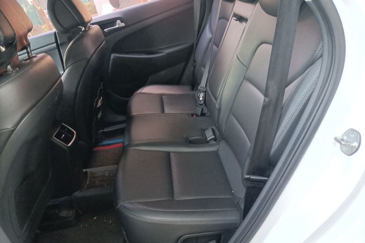 现代 途胜 2018款 1.6T 双离合两驱15周年特别版中控内饰21