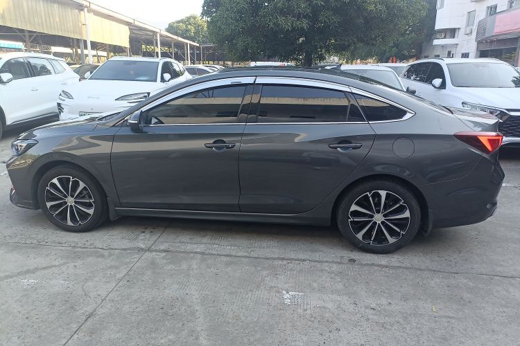 长安 逸动 2022款 PLUS 蓝鲸NE 1.4T GDI DCT旗舰版车身外观6003