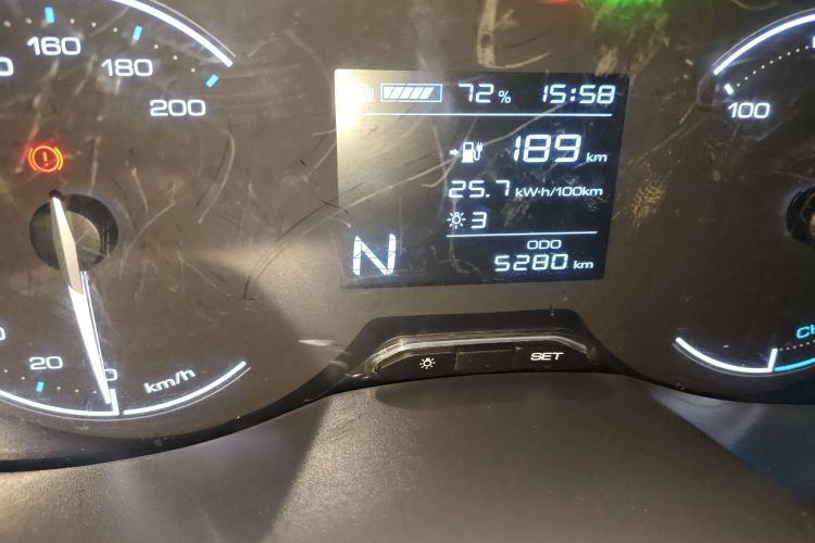 五菱汽车 五菱宏光新能源 2024款 纯电版 300KM 实用型中控内饰15