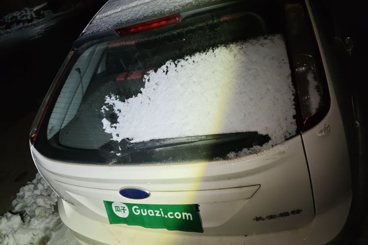 福特 福克斯 2013款 两厢经典 1.8L 手动基本型中控内饰23