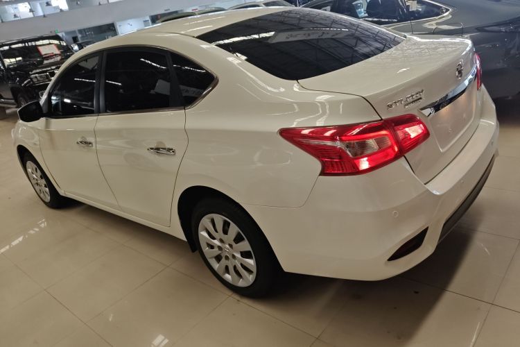 日产 轩逸 2021款 经典 1.6XE CVT专享版车身外观4