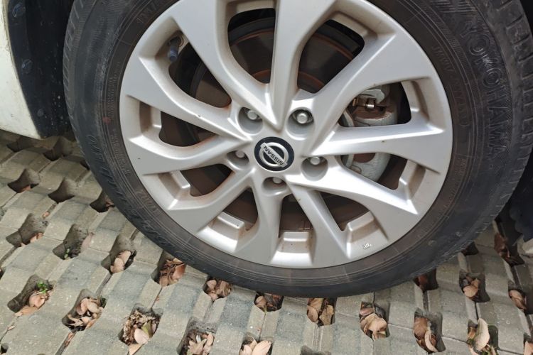 日产 轩逸 2022款 经典 1.6XE CVT舒适版车身外观10