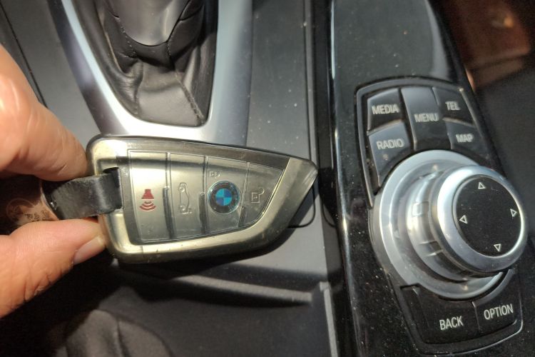 宝马3系 2017款 320Li M运动型中控内饰7001