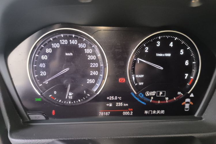 宝马1系 2019款 118i M运动套装中控内饰14