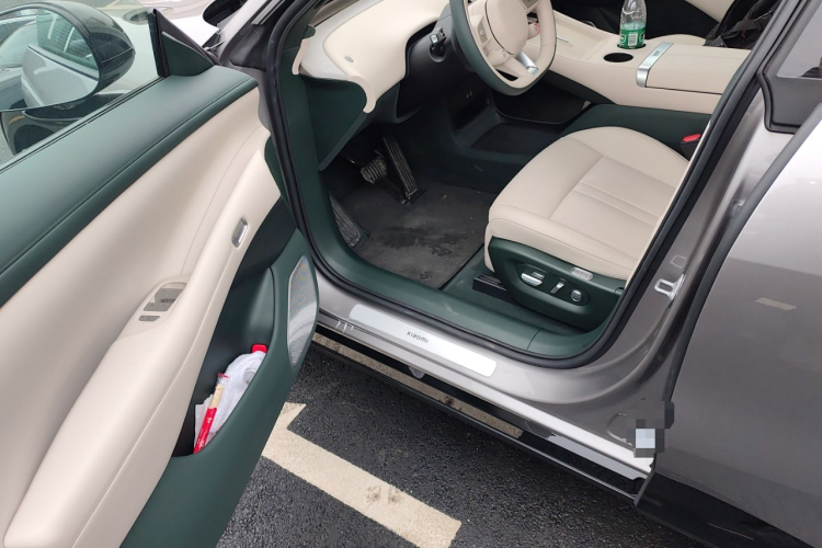 小米汽车 小米YU7 2025款 超长续航四驱Pro版中控内饰20