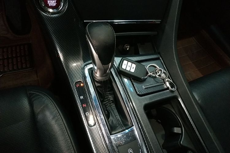 本田 思铂睿 2015款 2.0L 典藏版中控内饰18