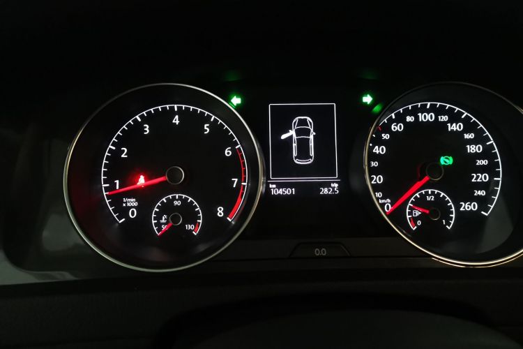 大众 高尔夫 2017款 230TSI 自动舒适百万辆纪念版中控内饰14