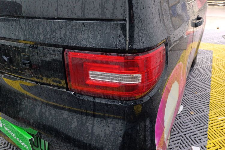 五菱汽车 宏光MINIEV 2022款 悦享款 磷酸铁锂车身外观9