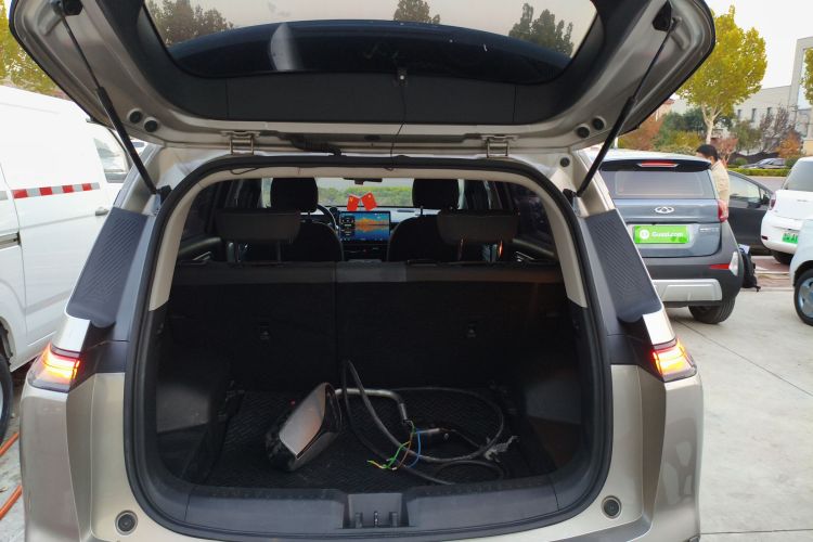 埃安 AION Y 2023款 Plus 510 乐享版机舱底盘23