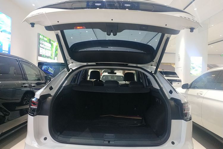 大众 探岳X 2023款 330TSI 两驱尊贵高能版机舱底盘23