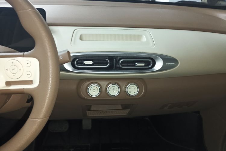 五菱汽车 宏光MINIEV 2025款 四门版 进阶款中控内饰16