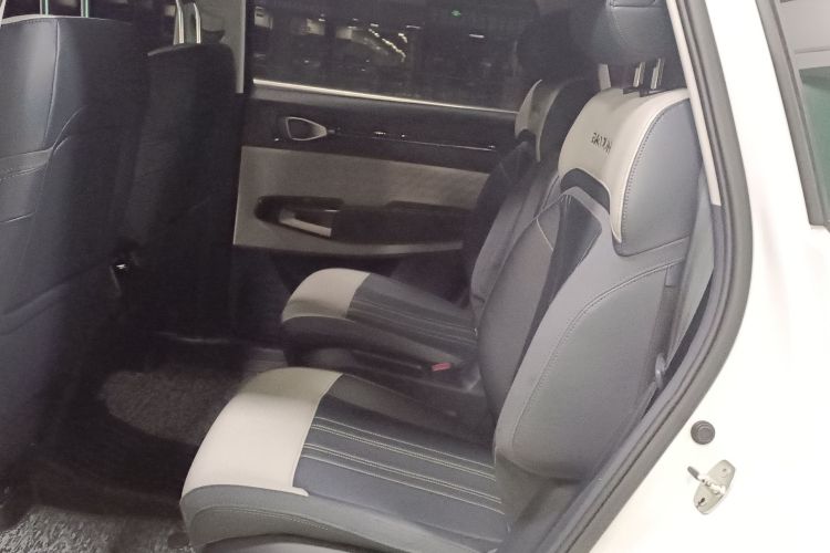 宝骏RM-5 2019款 1.5T CVT 24小时在线豪华型 6座中控内饰21