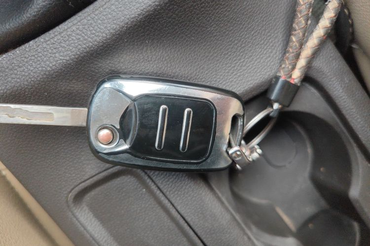 五菱汽车 五菱宏光 2019款 1.5L S标准型国VI LAR中控内饰11