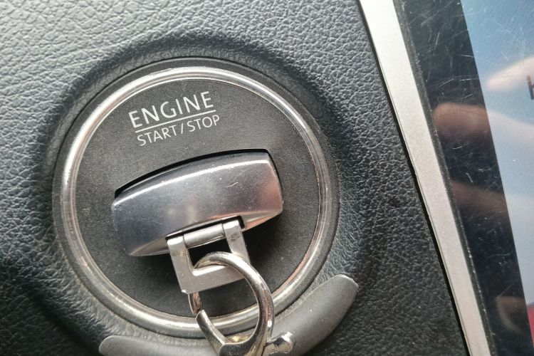 一汽-大众CC 2013款 1.8TSI 尊贵型中控内饰11