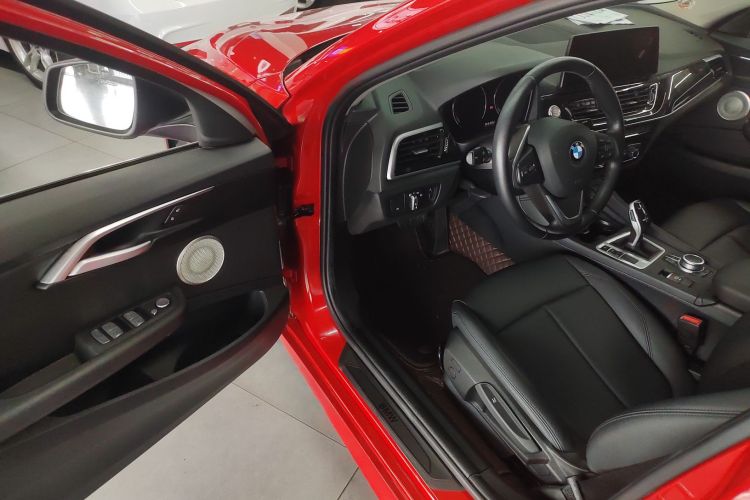 宝马1系 2021款 改款 120i M运动版中控内饰20