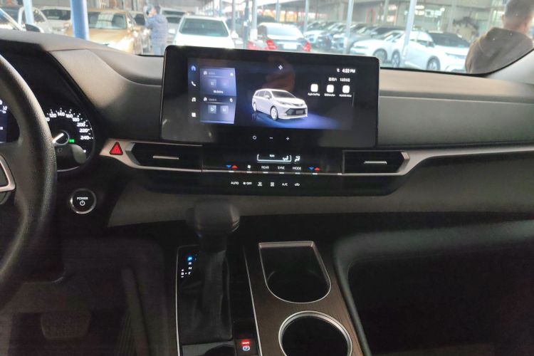 丰田 赛那SIENNA 2024款 2.5L混动 舒适版中控内饰16