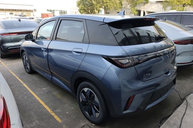 比亚迪 海豚 2024款 荣耀版 420km 时尚版车身外观4