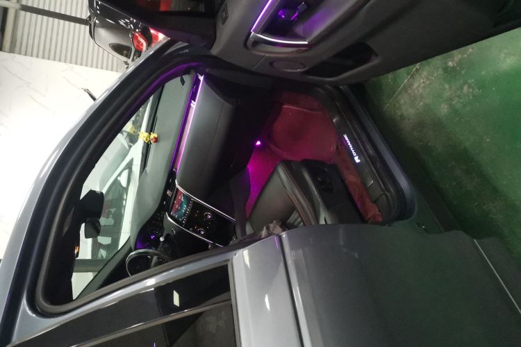 路虎 发现运动版 2020款 249PS R-Dynamic 性能科技版 5座局部细节9005