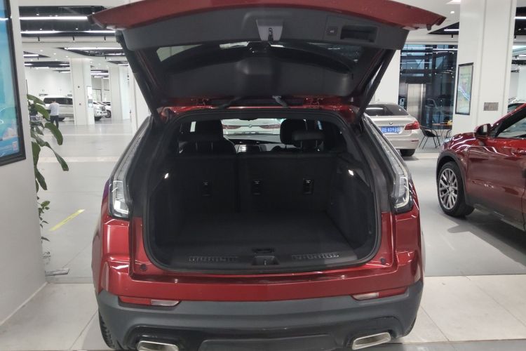 凯迪拉克XT4 2022款 28T 四驱铂金型机舱底盘23