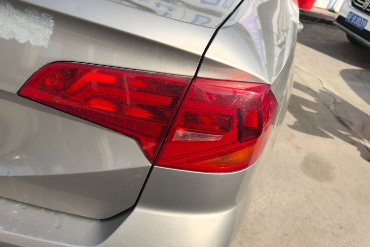 大众 宝来 2018款 1.5L 自动舒适型车身外观9