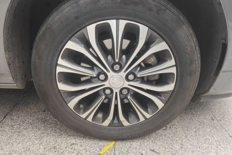 别克GL8 2020款 陆上公务舱 652T 尊贵型车身外观6007