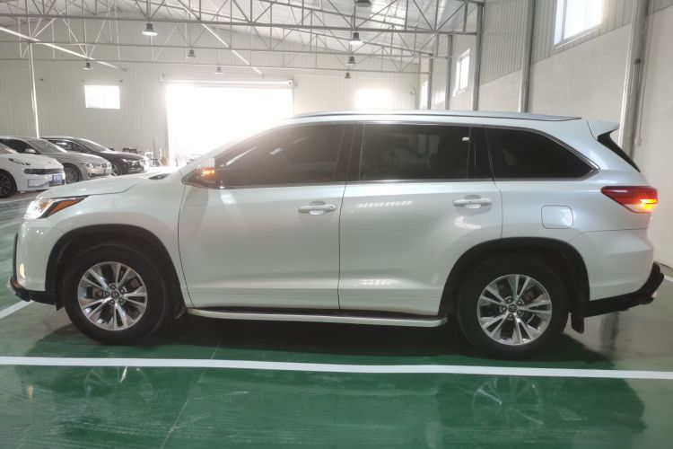 丰田 汉兰达 2021款 2.0T 两驱精英版 7座车身外观4