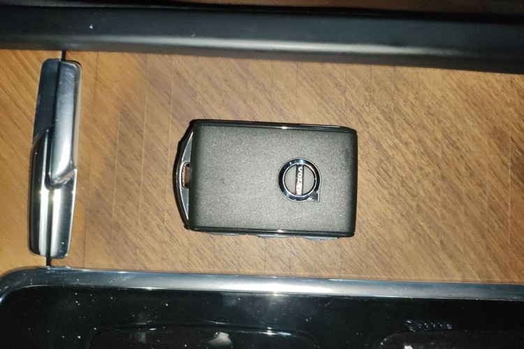 沃尔沃S90 2025款 B5 智逸豪华版中控内饰7001