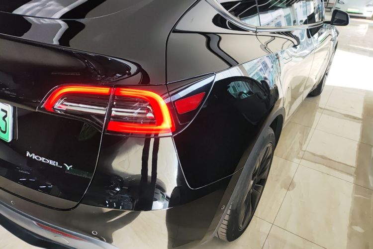 特斯拉 Model Y 2023款 长续航全轮驱动版车身外观6006