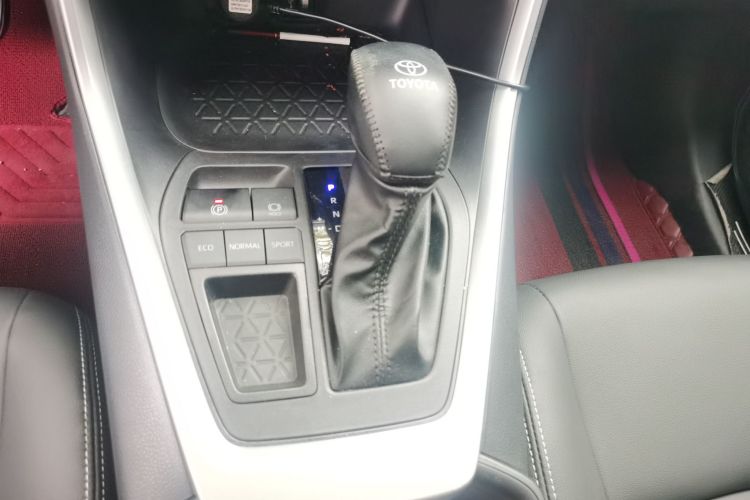 丰田 威兰达 2023款 2.0L CVT两驱领先版中控内饰18