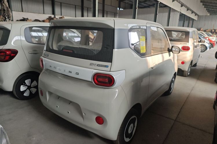 五菱汽车 宏光MINIEV 2024款 第三代 215km 青春版车身外观7