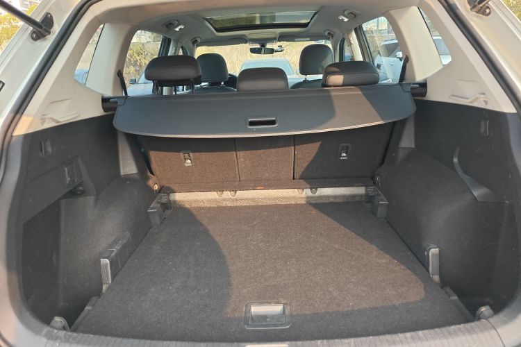 大众 途观L 2017款 330TSI 自动两驱豪华版机舱底盘23