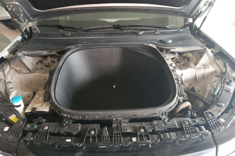 小鹏P7 2020款 706G机舱底盘24