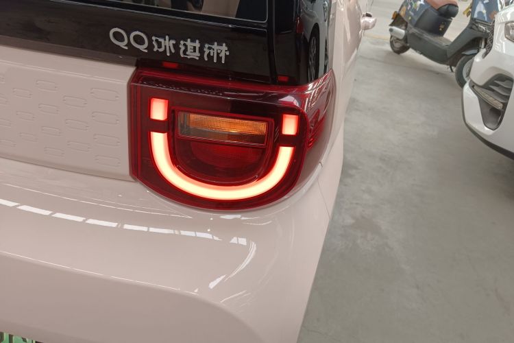 奇瑞新能源 QQ冰淇淋 2022款 170km 圣代 磷酸铁锂车身外观9