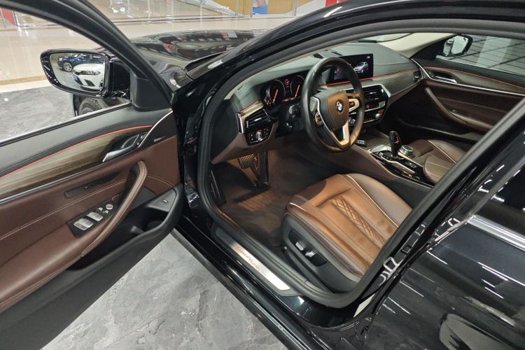 宝马5系 2018款 改款 530Li 领先型 豪华套装中控内饰20