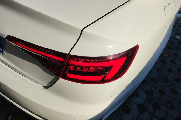 奥迪A4L 2019款 40 TFSI 进取型 国VI车身外观9